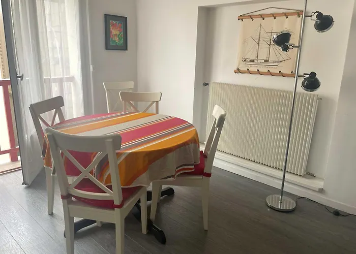 Grand T2 De Charme Plages Et Commerces A Pieds