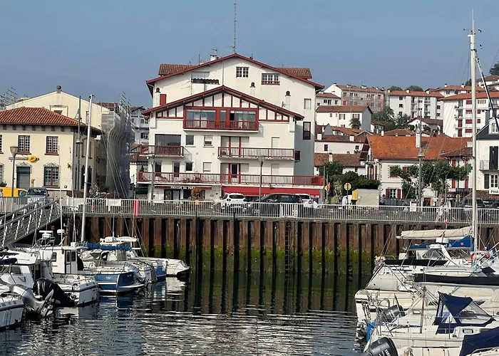 Grand T2 De Charme Plages Et Commerces A Pieds